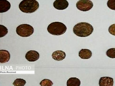 کشف ۵۰۰ سکه تاریخی در شهرستان نایین 