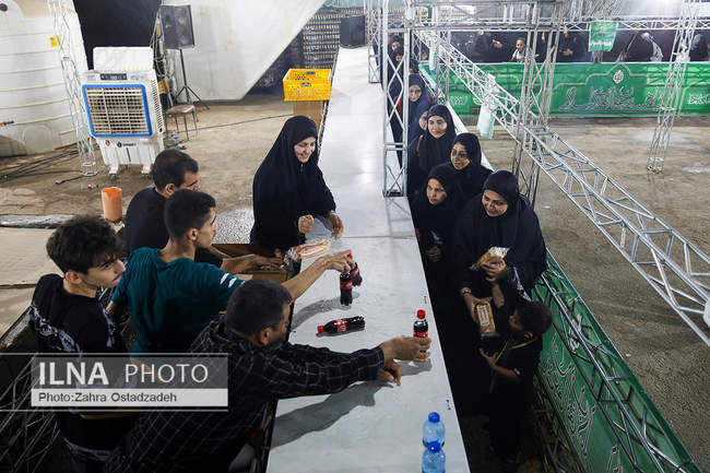 عبور زائران اربعین حسینی از مرز شلمچه