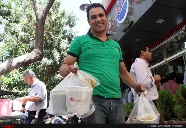 فروش حلیم بادمجان در ماه مبارک رمضان/ اصفهان