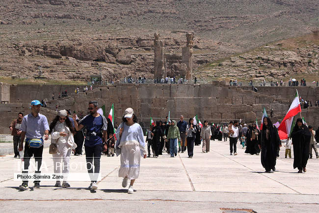 بزرگداشت سالروز سفر تاریخی رهبر معظم انقلاب به استان فارس