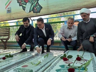 ادای احترام رفیع‌زاده به شهدای اقتدار در قم