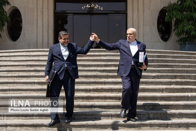 حاشیه جلسه هیئت دولت