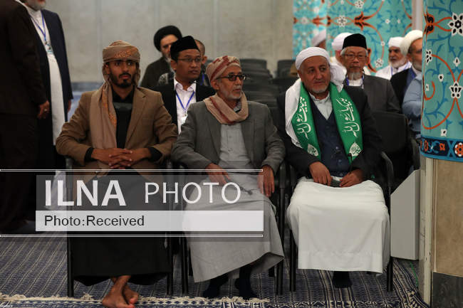 دیدار جمعی از مردم، مسئولان و مهمانان کنفرانس وحدت اسلامی با مقام مع