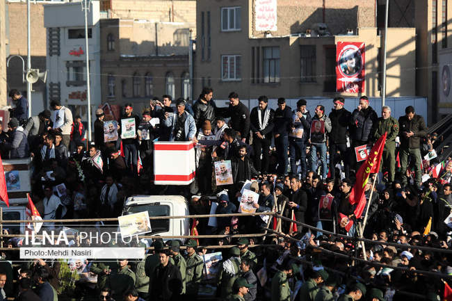 مراسم وداع کرمانی‌ها با پیکر پاک شهید سپهبد قاسم سلیمانی