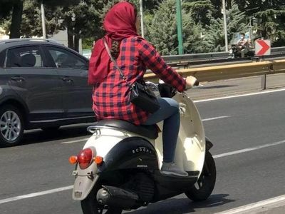 لایحه‌ دولت برای موتورسواری بانوان تنظیم شده است/ باید با مراجع صحبت کرد