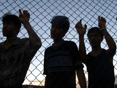 پناهجوی ۲۳ ساله ایرانی در مقابل نمایندگان سازمان ملل در «نائورو» خودسوزی کرد