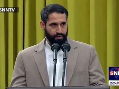 لحظاتی از مداحی مهدی ترکاشوند به زبان لری در دیدار مداحان و شاعران اهل بیت(ع) با رهبر انقلاب + فیلم