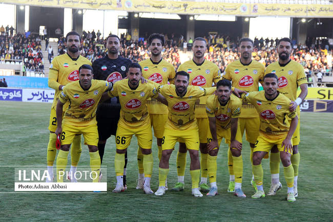 دیدار تیم فجرشهیدسپاسی شیراز و فولاد خوزستان