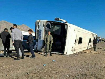 یک فوتی و ۱۱زخمی بر اثر برخورد خودروی حامل کارگران «فولادآلیاژی یزد» با سواری