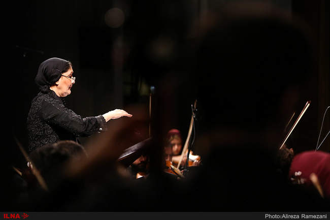 ارکستر ملی ایران به رهبری نزهت امیری