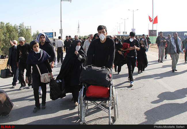 راهپیمایی زائران اربعین حسینی از خط مرزی مهران به سمت کربلا/3