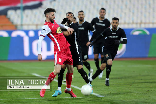 دیدار تیمهای فوتبال پرسپولیس تهران-ون‌پارس اصفهان در جام حذفی