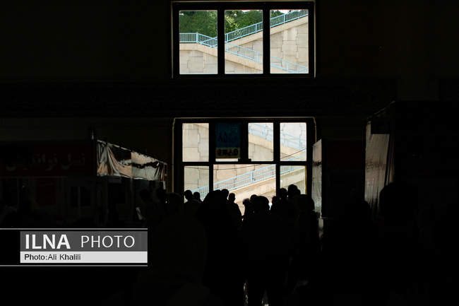 بازدید معاون اول رئیس‌جمهور از نمایشگاه کتاب تهران