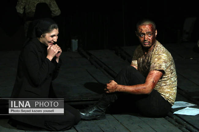 تئاتر «اولولری قویلایین»؛ پیام‌آور صلح روی صحنه تبریز