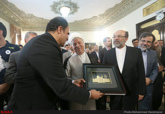 دیدار استادان و دانشجویان نخبه علم رباتیک دانشگاه آزاد اسلامی با آیت‌الله هاشمی رفسنجانی
