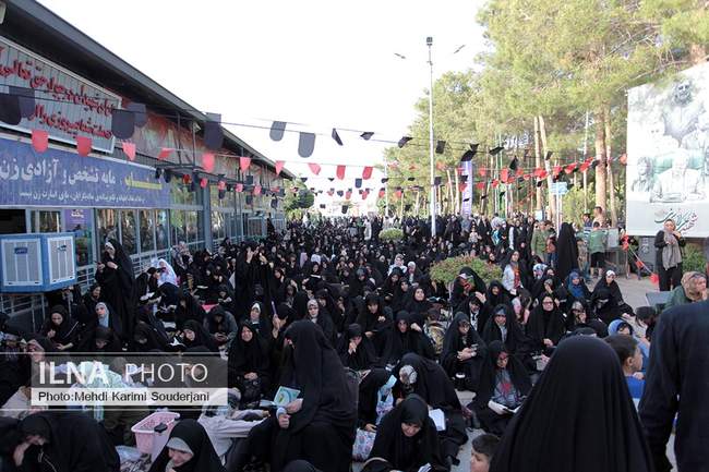 روز عرفه در گلستان شهدای اصفهان