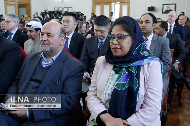 نشست وزیر امور خارجه با سفرا و روسای نمایندگی‌های خارجی مقیم تهران