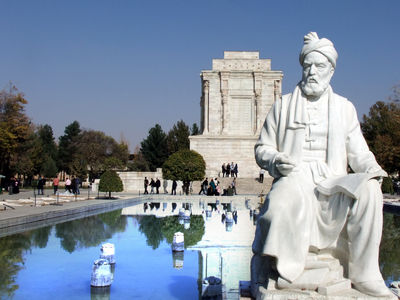 شاهنامه فردوسی کتاب حکمت است نه افسانه و اسطوره/ حکیمان در اثبات سخنان خود از شاهنامه دلیل آورده‌اند