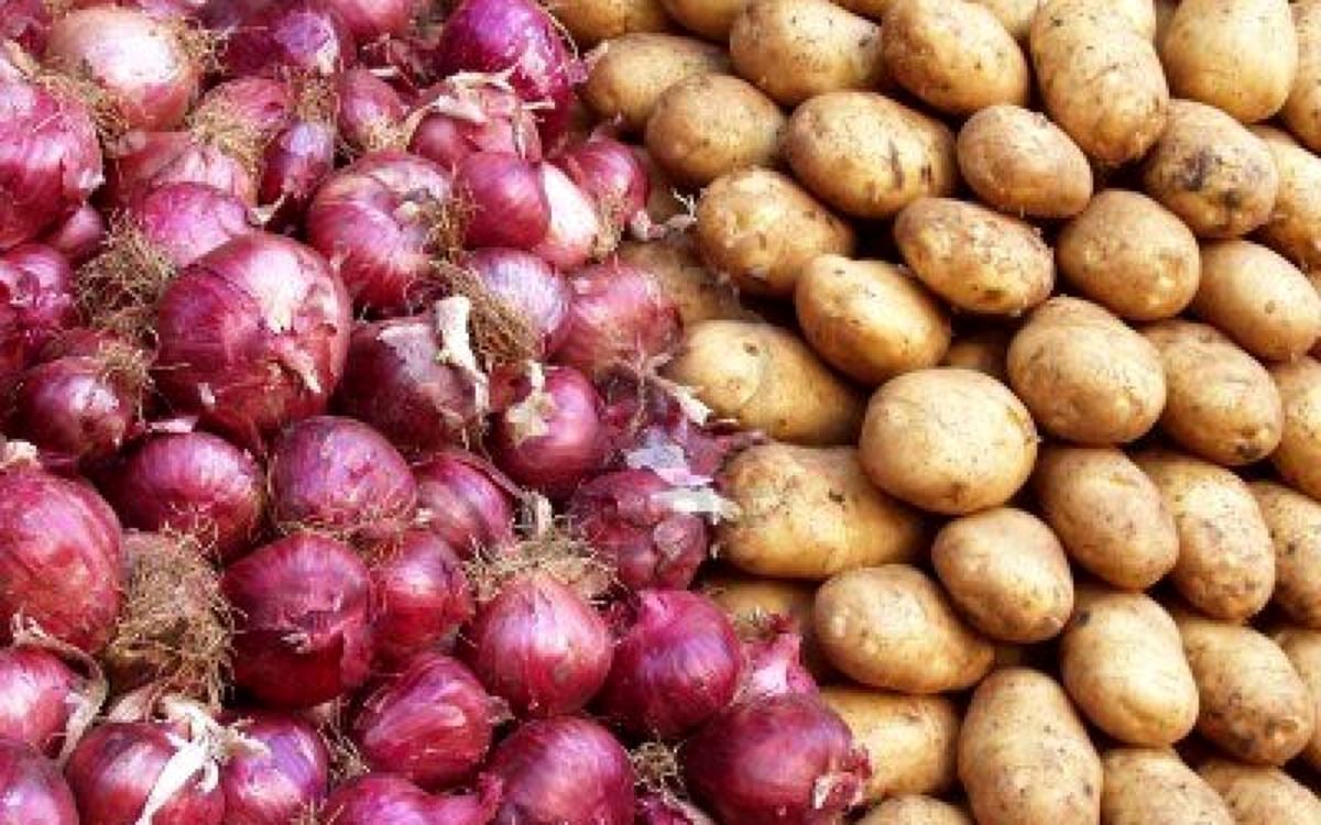 رشد صعودی قیمت پیاز و سیب زمینی در بازار/ گوجه فرنگی 4 هزار تومانی در میادین میوه و تره‌بار