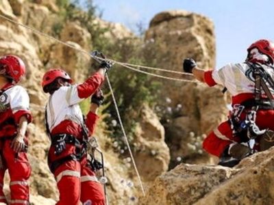 نجات 2 گرفتار شده در ارتفاعات صخره‌ای «تنگ ماغر» کهگیلویه و بویراحمد