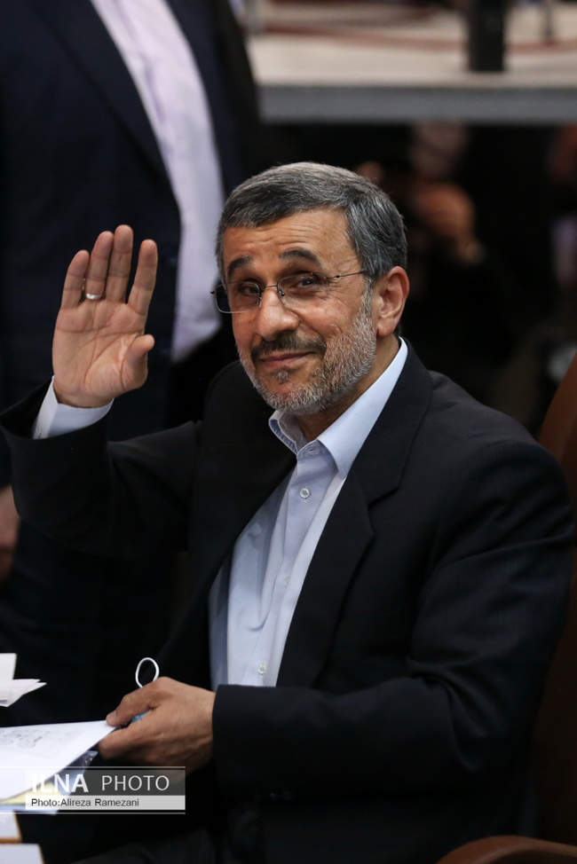 حضور محمود احمدی نژاد در وزارت کشور