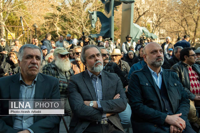 مراسم تشییع پیکر عنایت بخشی