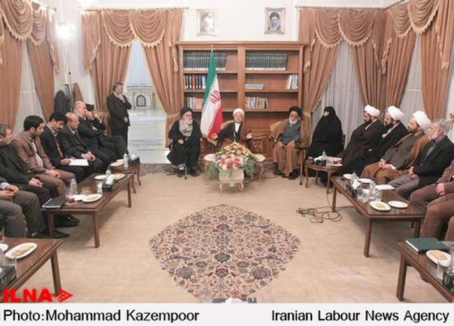 دیدار جمعی از هواداران جمعیت فدائیان اسلام با آیت الله هاشمی
