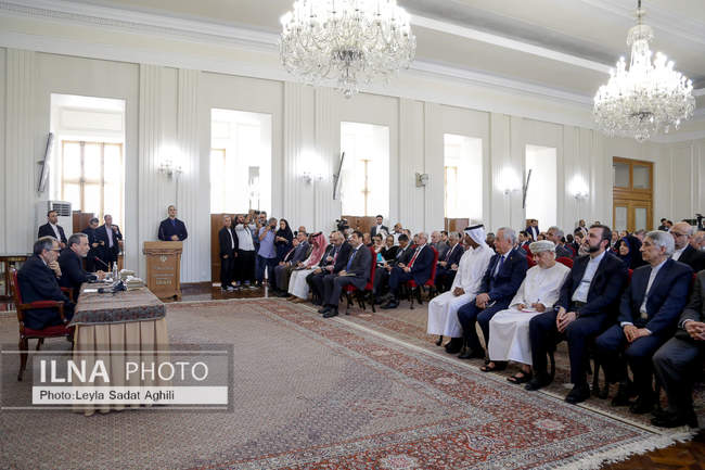 نشست وزیر امور خارجه با سفرا و نمایندگان خارجی مقیم تهران