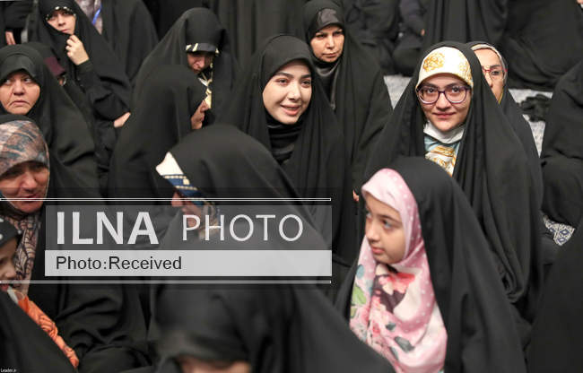 دیدار جمعی از مردم، مسئولان و مهمانان کنفرانس وحدت اسلامی با مقام مع