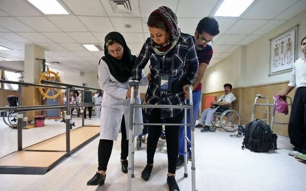 تجمع اعتراضی مقابل سازمان برنامه و بودجه/ معوقات نیروهای توانبخش هنوز پرداخت نشده است
