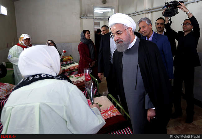 دیدار رئیس جمهور از خانه سالمندان و معلولین مجتمع قدس