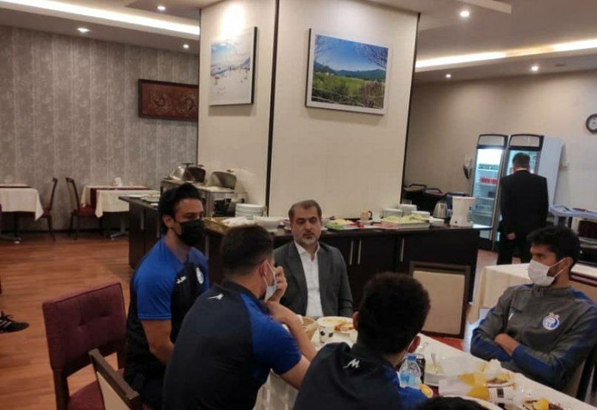 جلسه شبانه خلیل زاده با بازیکنان استقلال