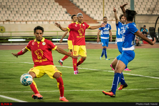 لیگ برتر فوتبال ۱۳۹۵: استقلال تهران - نفت تهران