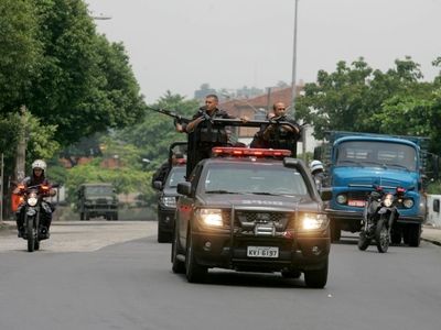حمله مسلحانه به تیم فلامنگو: ماشین دروازه‌بان تیم گلوله‌باران شد!