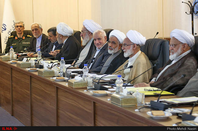 گعده رحمانی‌فضلی، اشتری و قالیباف در جلسه مجمع/ توجه عکاسان به سرلشک