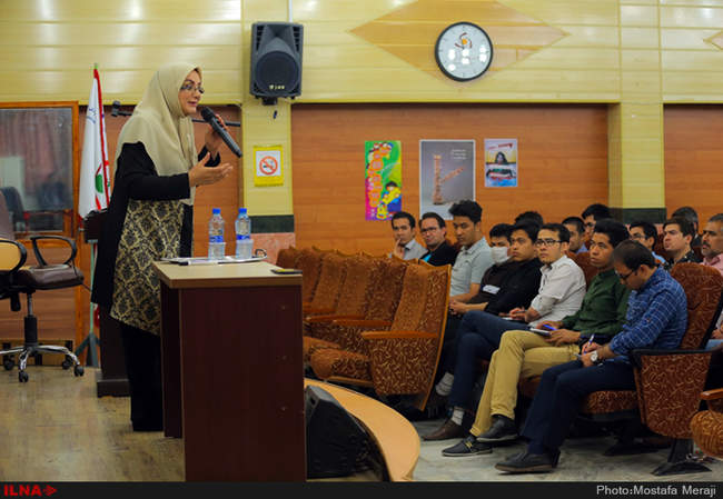 همایش آموزش فن بیان با حضور فرزانه معصومیان در قم