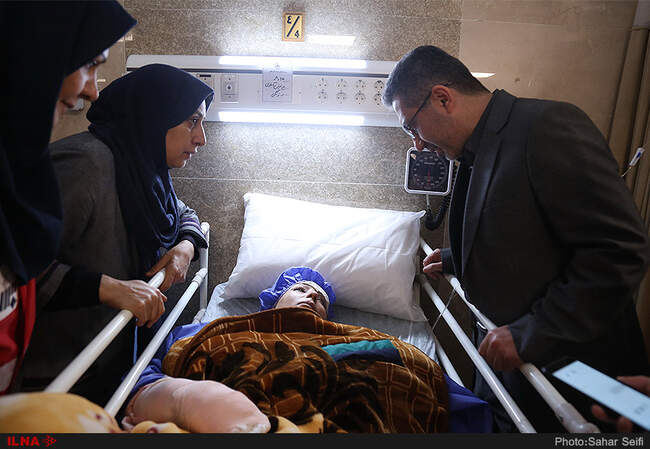 بازدید رئیس اورژانس کشور و معاون درمان وزیر بهداشت از مصدومان تصادف اتوبوس زائران اربعین