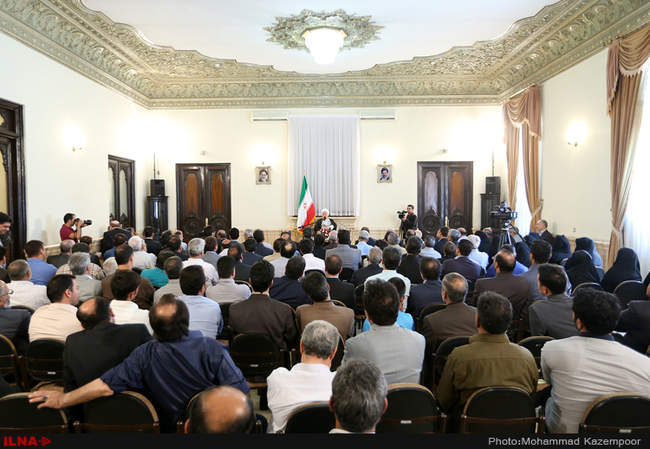 دیدار جمعی از آزادگان هشت سال دفاع مقدس با آیت‌الله هاشمی رفسنجانی