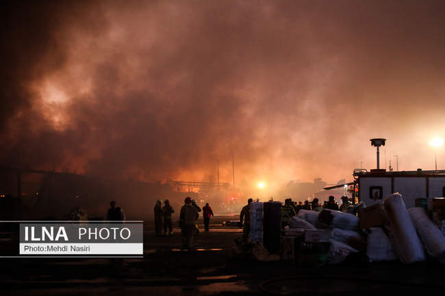 آتش‌سوزی در بارانداز ۱۲ هزار متری در شوش 