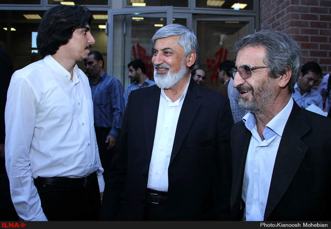 همایش یادمان آیینه‌داران آفتاب با حضور محمد جواد ظریف