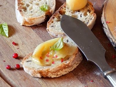 دستور تهیه مربا و ژله سیر؛ چاشنی فوق العاده خوشمزه 