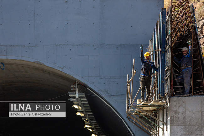 بازدید رئیس بنیاد مستضعفان از باند شرقی فاز ۲ آزادراه تهران شمال