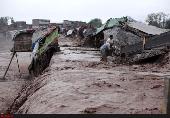 جاری شدن سیل در پیشاور پاکستان