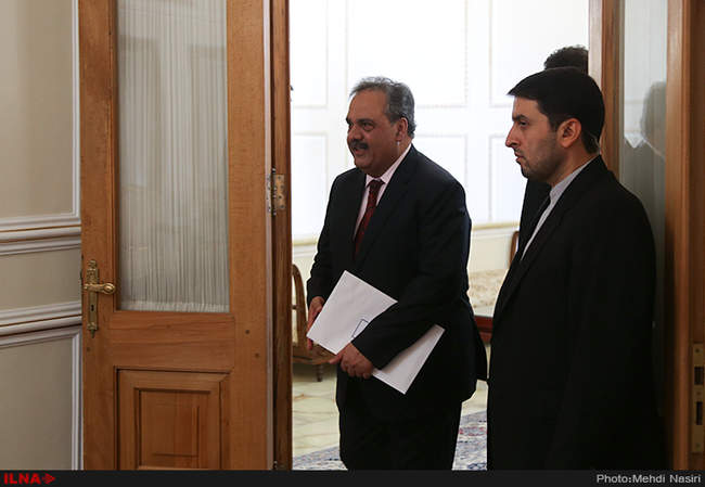 تقدیم استوارنامه آصف درانی سفیر جدید پاکستان به ظریف وزیر امورخارجه 