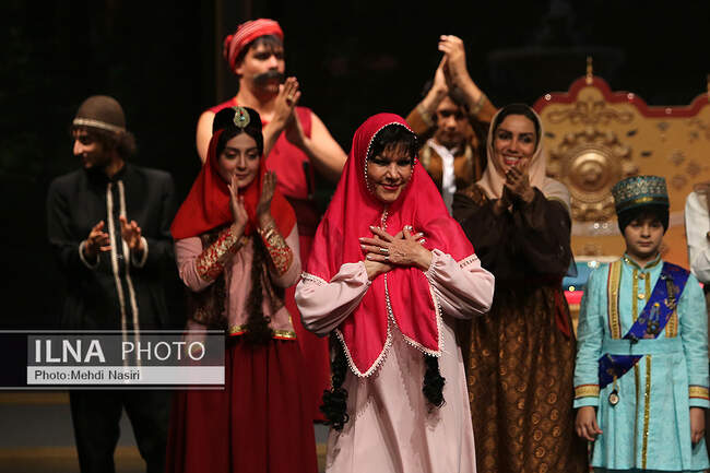   نمایش «باغ شب نمای ما»
