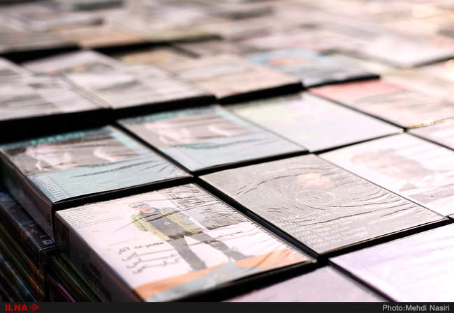 تصاویر اجرای طرح جمع‌آوری سی دی فیلم‌های قاچاق با حضور سینماگران