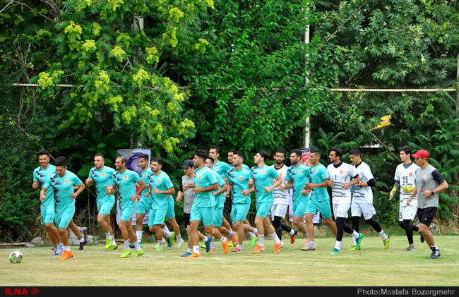 تمرین تیم فوتبال پدیده