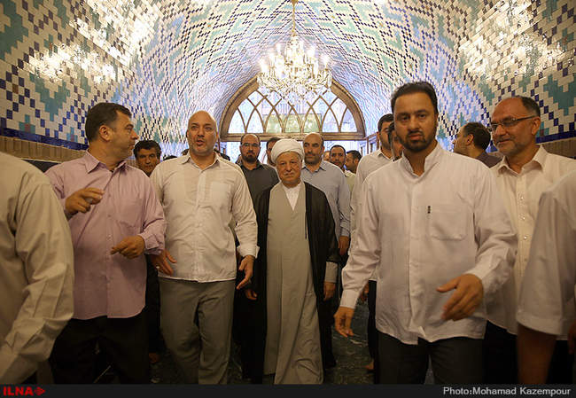 حضور آیت الله هاشمی رفسنجانی در حرم حضرت علی بن موسی الرضا (ع)