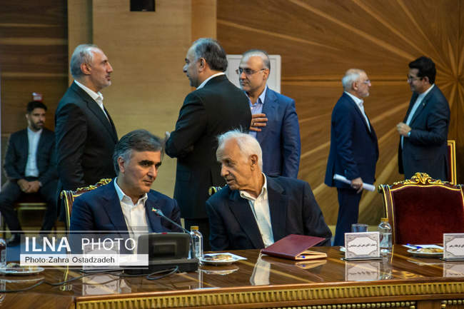 نشست صمیمی رئیس جمهور با جمعی از فرهیختگان علمی و اقتصادی