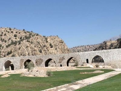زلزله سی‌سخت به دو دهانه پل‌تاریخی پاتاوه آسیب زد